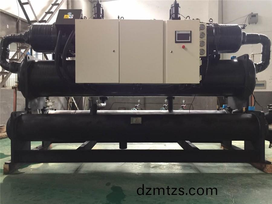 水冷螺(luo)桿雙(shuang)係(xi)統(tong)冷(leng)水機(ji)組